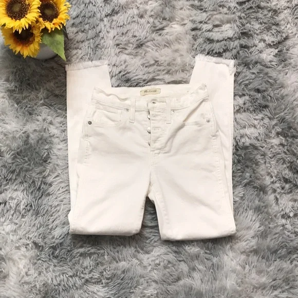Madewell 10" High-Rise Skinny Jeans in Pure White: Step-Hem Edition - Picture 5 of 7